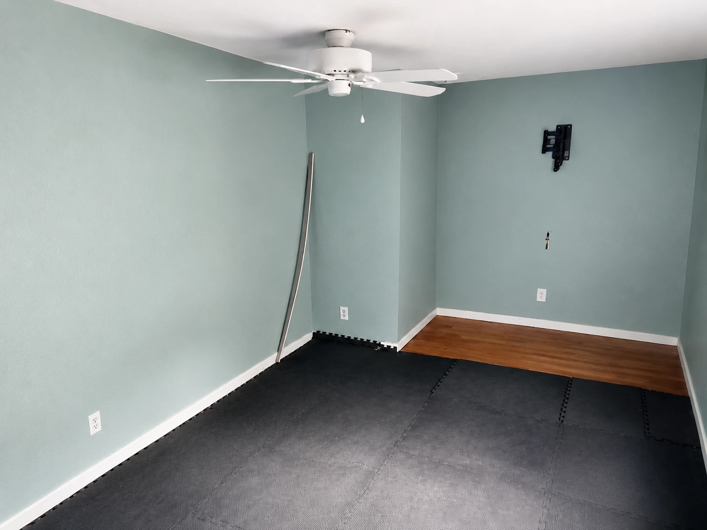 Bedroom of Ag na Farraige on day one of renovation.